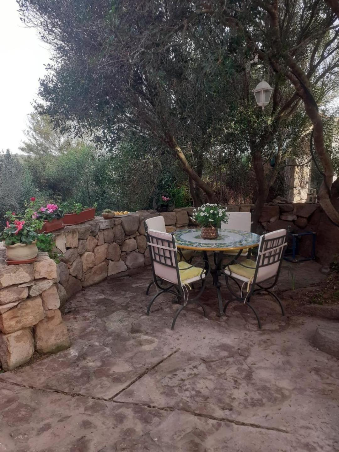 B&B Domus Oriens - Monolocale Indipendente In Villa Portoscuso Bagian luar foto